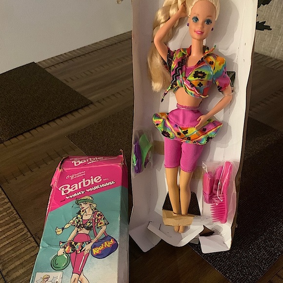 Barbie Other - 1992 Collectors Barbie "wacky warehouse" .